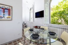 Apartment in Rome - Trastevere 900 Liberty